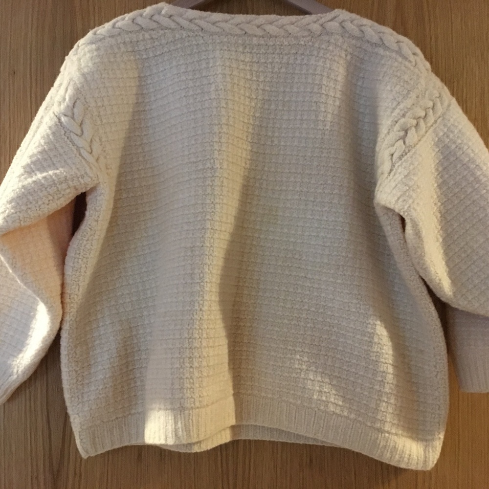 Vintage Off-White Hand Knitted Women's Crew Neck Sweater